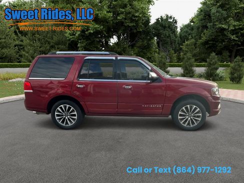 Used 2016 Lincoln Navigator Select image 4