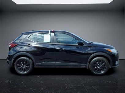 Certified 2025 Nissan Kicks Play S