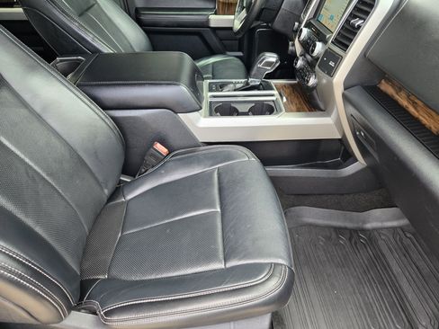 Used 2019 Ford F150 Lariat w/ Equipment Group 502A Luxury image 10