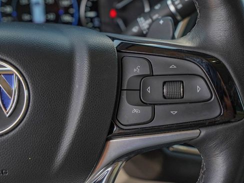 Used 2023 Buick Enclave Avenir image 18