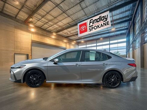 Used 2025 Toyota Camry SE FWD image 3