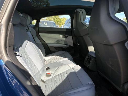 Used 2022 Audi e-tron GT Prestige AWD/4WD image 9
