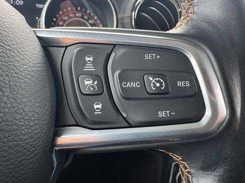 Used 2021 Jeep Gladiator Overland AWD/4WD image 17