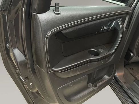 Used 2016 Chevrolet Traverse LT image 12