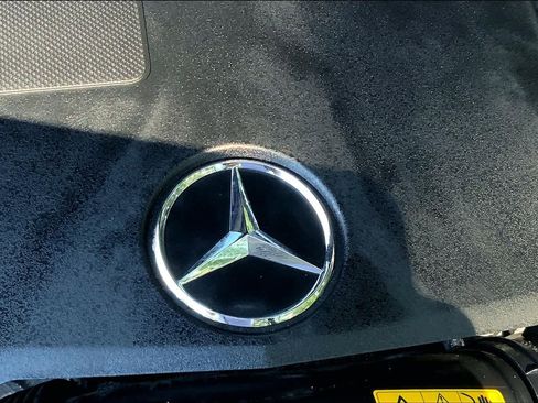 Used 2021 Mercedes-Benz GLC 300 4MATIC image 30