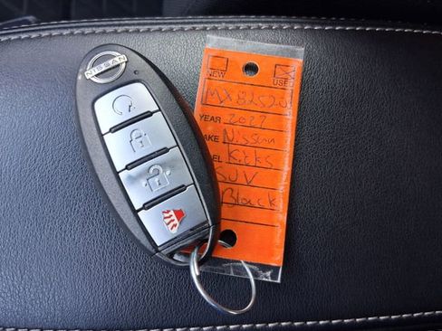 Used 2022 Nissan Kicks SV FWD image 11