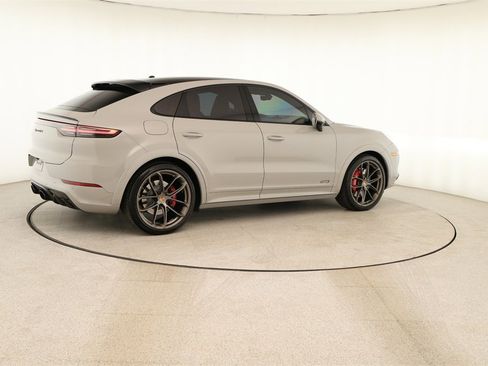 Used 2021 Porsche Cayenne GTS image 7