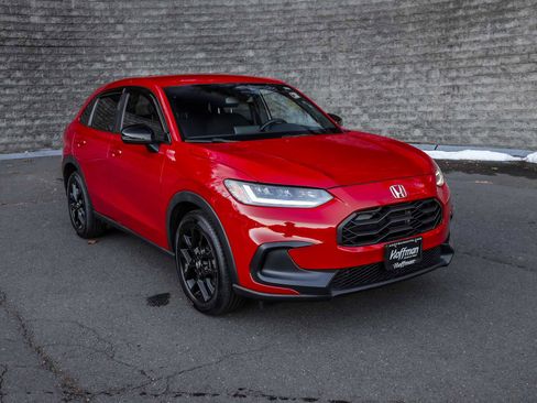 Used 2023 Honda HR-V Sport image 2