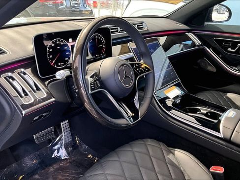 New 2025 Mercedes-Benz S 580e S 580e image 10
