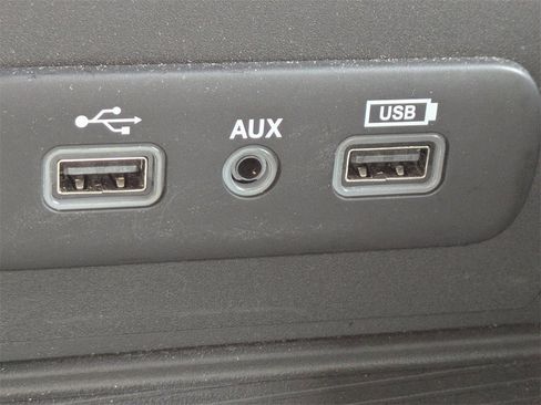 Used 2024 RAM 1500 Classic SLT image 23