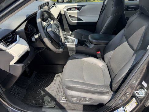 Certified 2021 Toyota RAV4 XLE AWD/4WD image 19