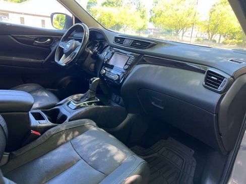 Used 2017 Nissan Rogue Sport SL AWD/4WD image 23