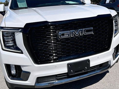 Used 2023 GMC Yukon Denali Ultimate image 11