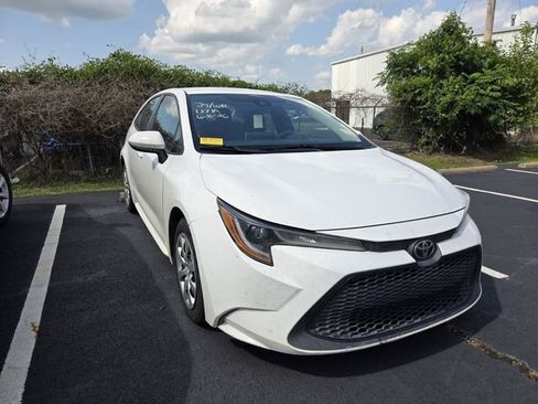 Used 2020 Toyota Corolla LE FWD image 6