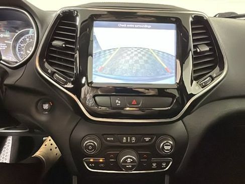 Used 2020 Jeep Cherokee Limited AWD/4WD image 25