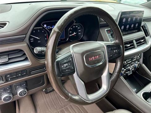 Used 2021 GMC Yukon SLT w/ SLT Premium Package image 16