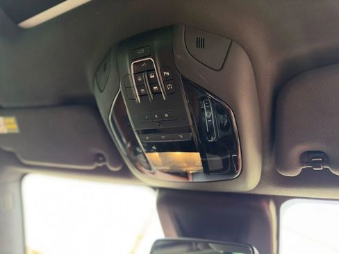 Used 2018 Maserati Levante image 21