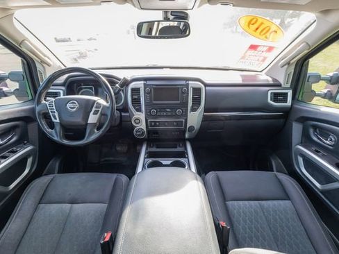 Used 2019 Nissan Titan SV w/ SV Convenience Package image 14