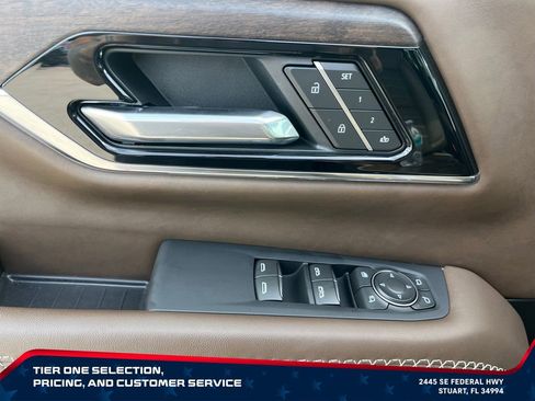 Used 2025 GMC Yukon Denali Ultimate AWD/4WD image 27