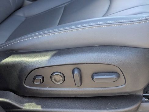 Used 2024 Buick Enclave Premium image 38