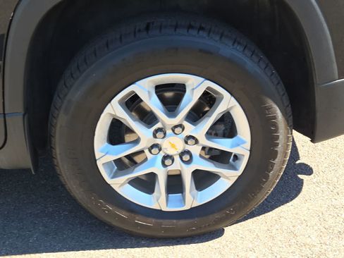 Used 2020 Chevrolet Traverse LT AWD/4WD image 16