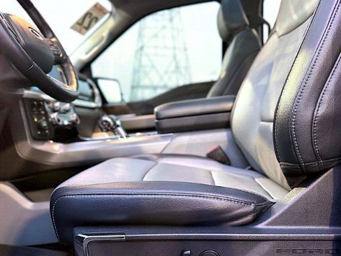 Used 2022 Ford F150 Lariat w/ Max Trailer Tow Package image 17