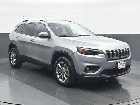 Used 2019 Jeep Cherokee Latitude Plus AWD/4WD image 9