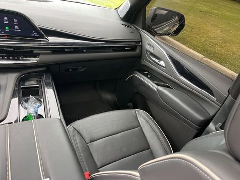 Certified 2024 Cadillac Escalade Sport w/ LPO, ONYX Package AWD/4WD image 42