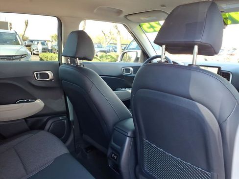 Certified 2025 Hyundai Venue Limited image 13