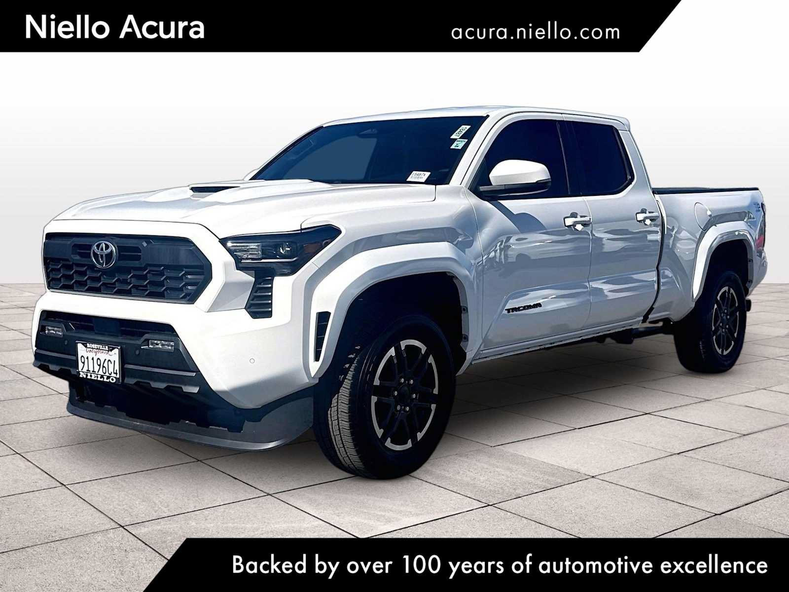 Used 2024 Toyota Tacoma TRD Sport w/ TRD Sport Upgrade Package AWD/4WD image 1