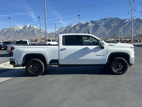 Used 2022 Chevrolet Silverado 2500 LTZ w/ LTZ Plus Package image 31