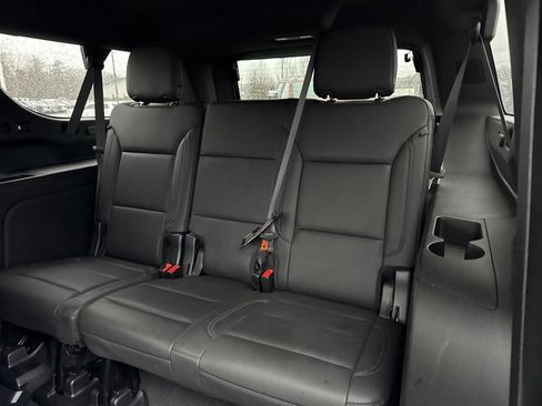 Used 2023 Chevrolet Suburban LT image 13