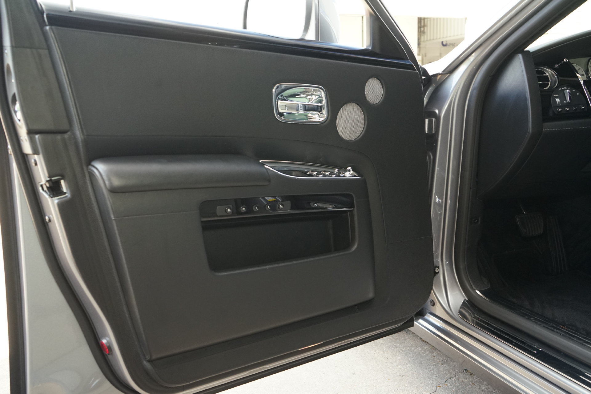 Used 2011 Rolls-Royce Ghost RWD image 20
