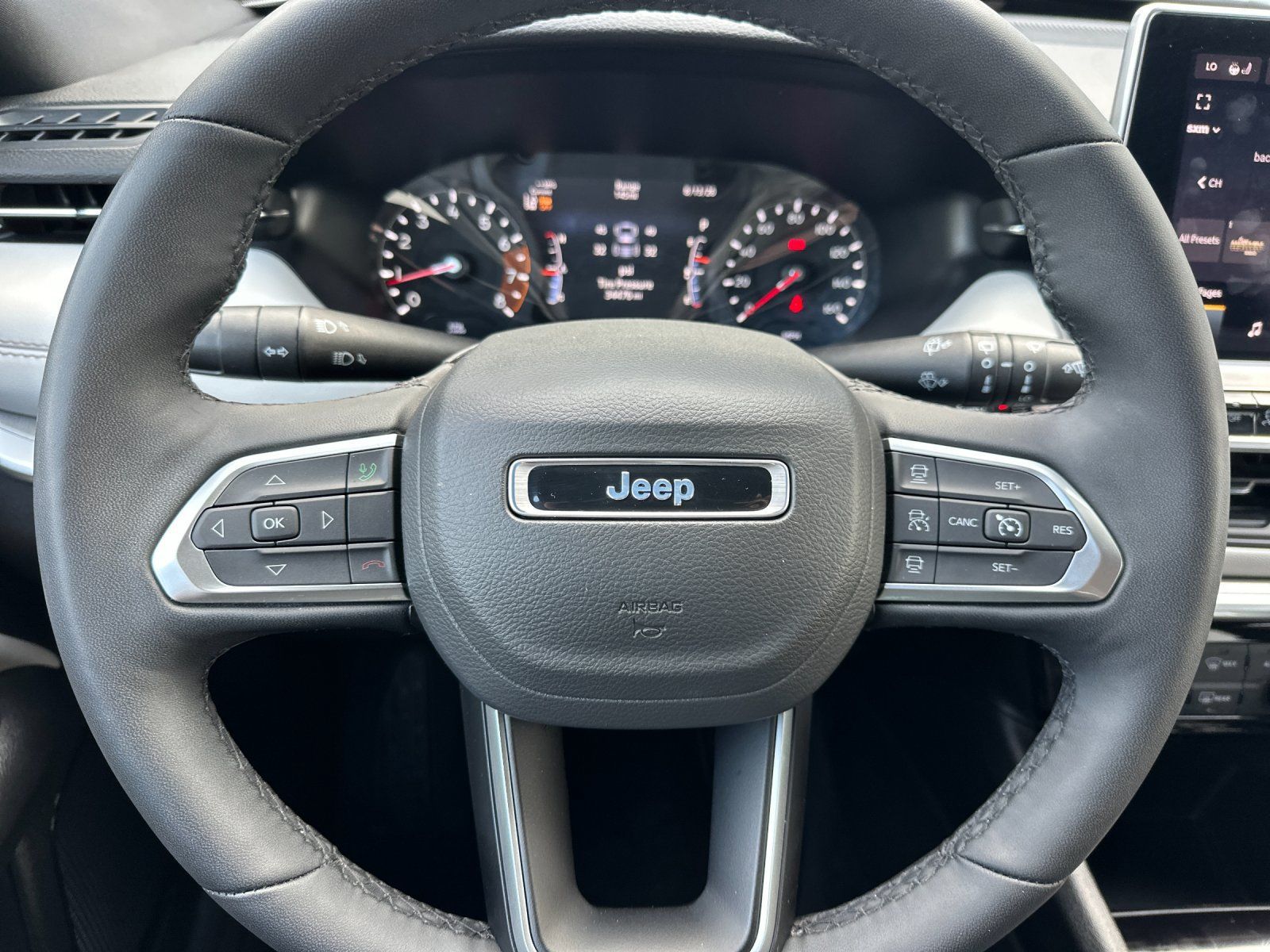 Used 2025 Jeep Compass Limited AWD/4WD image 22