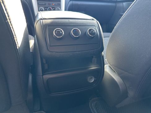 Used 2012 Chevrolet Traverse LT w/ All-Star Edition image 20