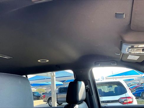 Used 2023 Chevrolet Suburban LT image 14