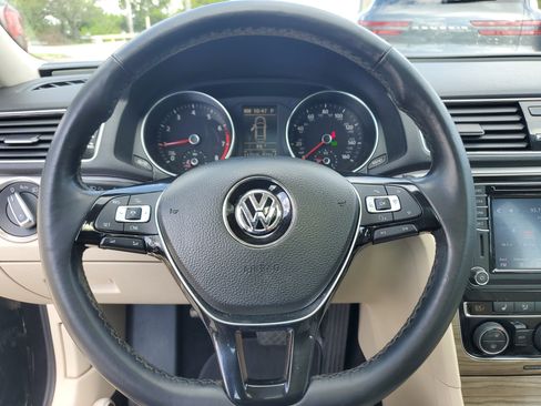 Used 2018 Volkswagen Passat 2.0T SE image 15