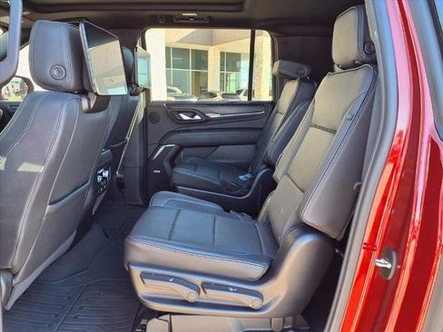 Used 2024 GMC Yukon XL Denali w/ Denali Reserve Package image 19