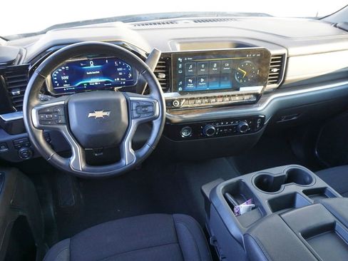 Used 2024 Chevrolet Silverado 1500 LT image 13
