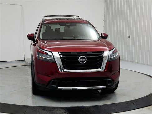 Used 2024 Nissan Pathfinder SL w/ SL Premium Package image 2