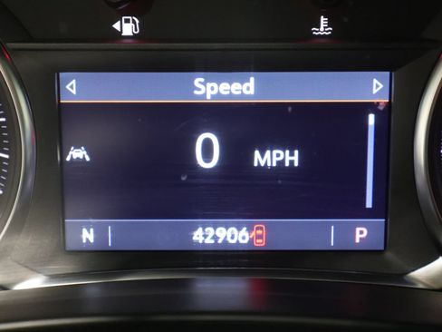 Used 2024 GMC Terrain SLT FWD image 42