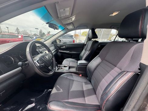 Used 2017 Toyota Camry SE FWD image 21