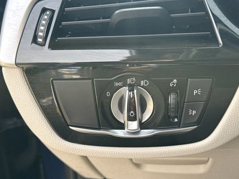 Used 2021 BMW 530i xDrive image 19