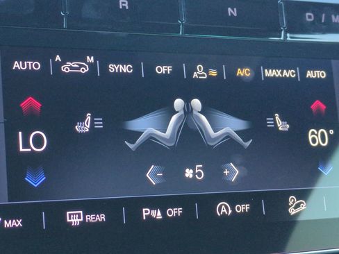 New 2025 Maserati Grecale GT image 21