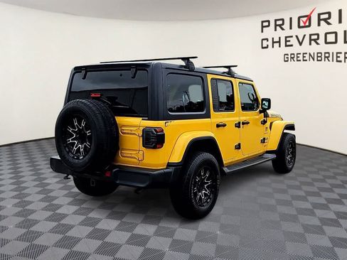 Used 2018 Jeep Wrangler Unlimited Sahara AWD/4WD image 8