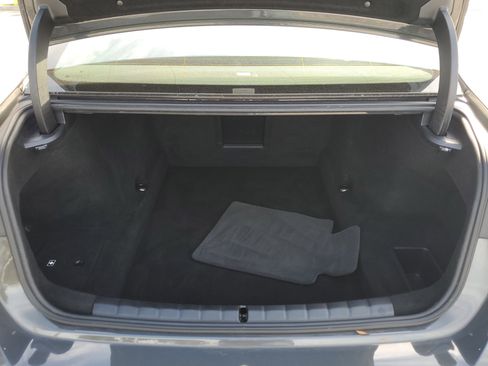 Used 2023 BMW 760i xDrive image 10