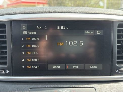 Used 2022 Kia Sportage LX image 16