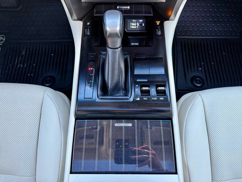 Used 2020 Lexus GX 460 Premium image 34