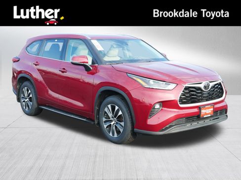 Certified 2021 Toyota Highlander XLE image 1