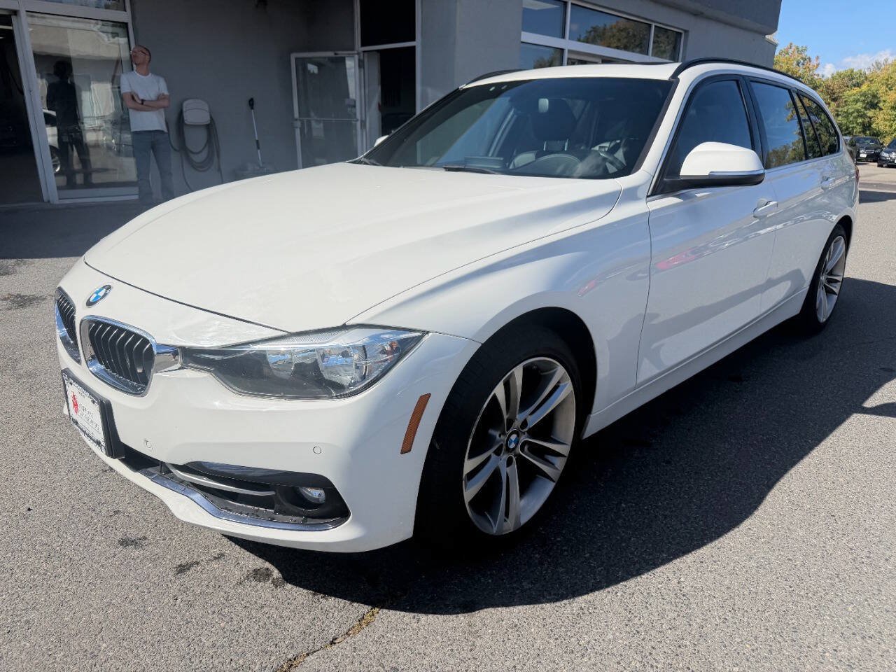 Used 2016 BMW 328i xDrive Wagon AWD/4WD image 3